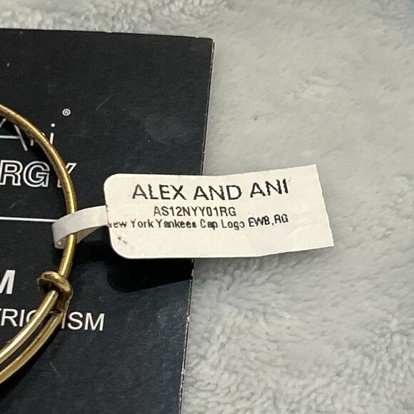Alex and Ani New York Yankees Primary Cap Logo Charm Bangle Bracelet NWT - Picture 4 of 8